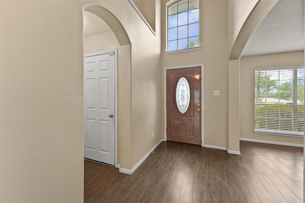 8342 Loetsch Ridge Way, Spring, Texas image 4