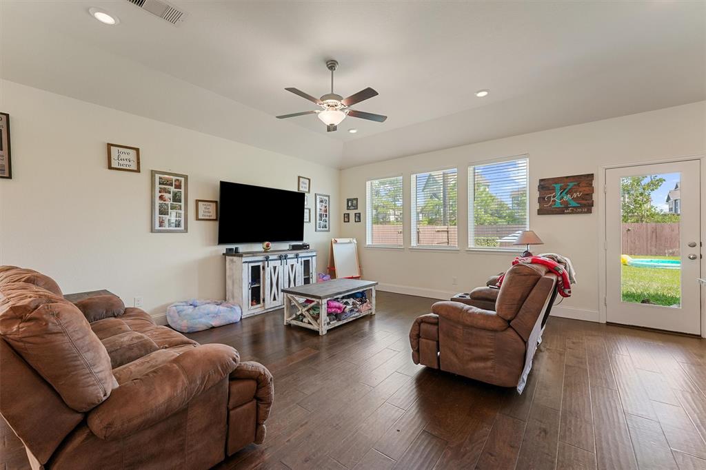 12215 Skene Bend Drive, Humble, Texas image 6