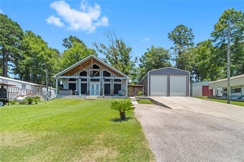 Single Family Residence in Trinity TX 156 Point Drive.jpg