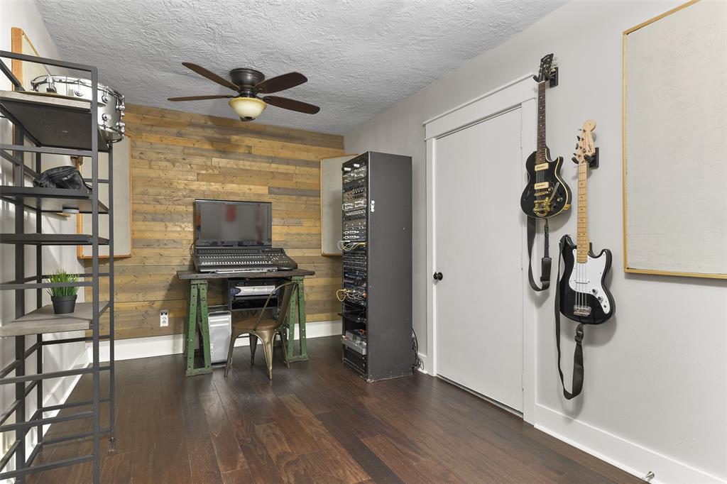 16819 David Glen Drive, Friendswood, Texas image 12