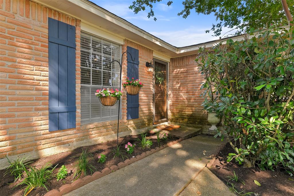 16819 David Glen Drive, Friendswood, Texas image 2
