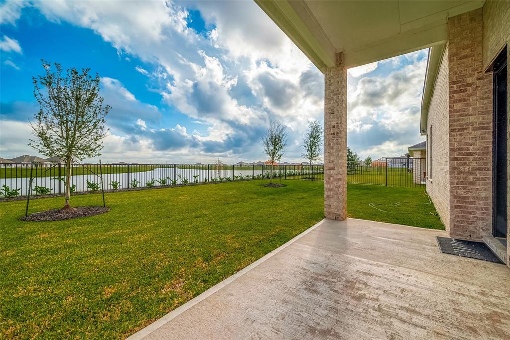 13613 Windward Mist Drive, Texas City, Texas image 35