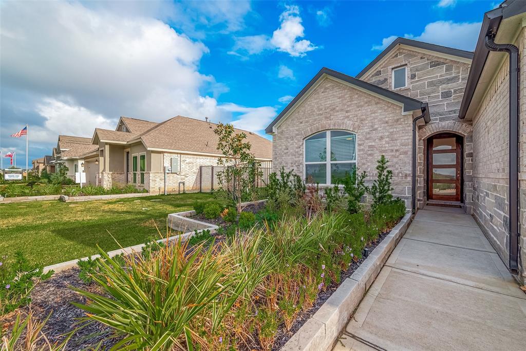 13613 Windward Mist Drive, Texas City, Texas image 4
