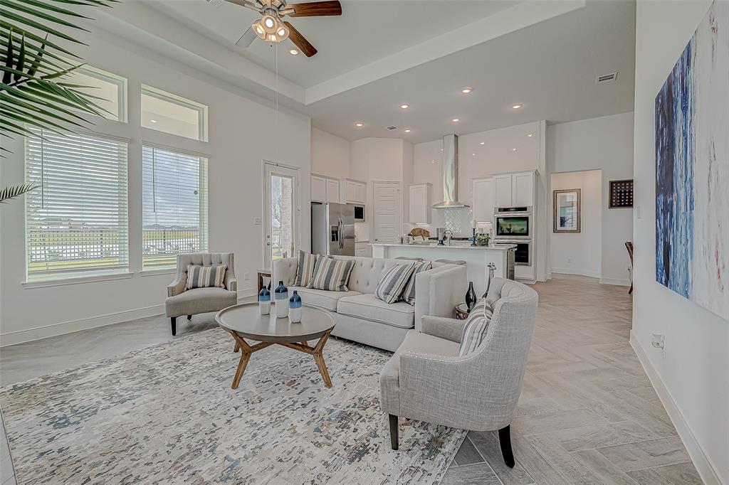 13613 Windward Mist Drive, Texas City, Texas image 10