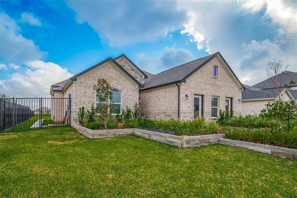 13613 Windward Mist Drive, Texas City, Texas image 1