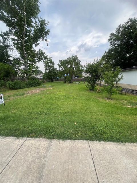 Photo of 2704 Waller Street, Waller, TX 77484 (MLS # 10358745)