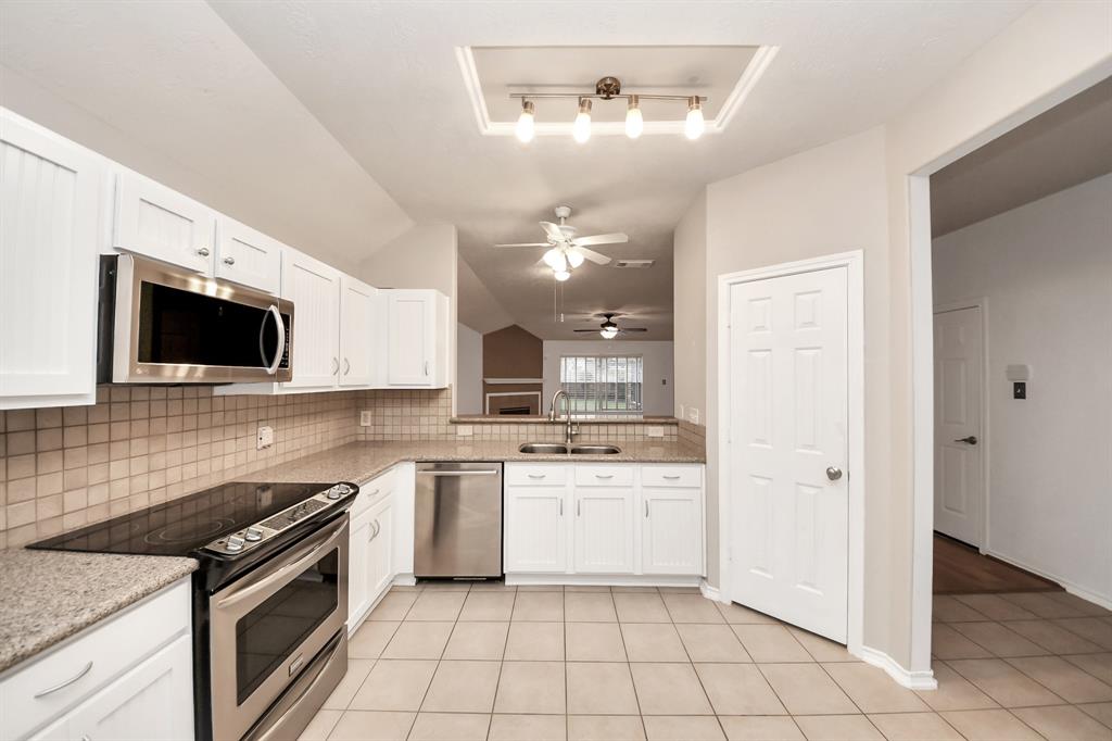 15403 Court Green Trail, Cypress, Texas image 6