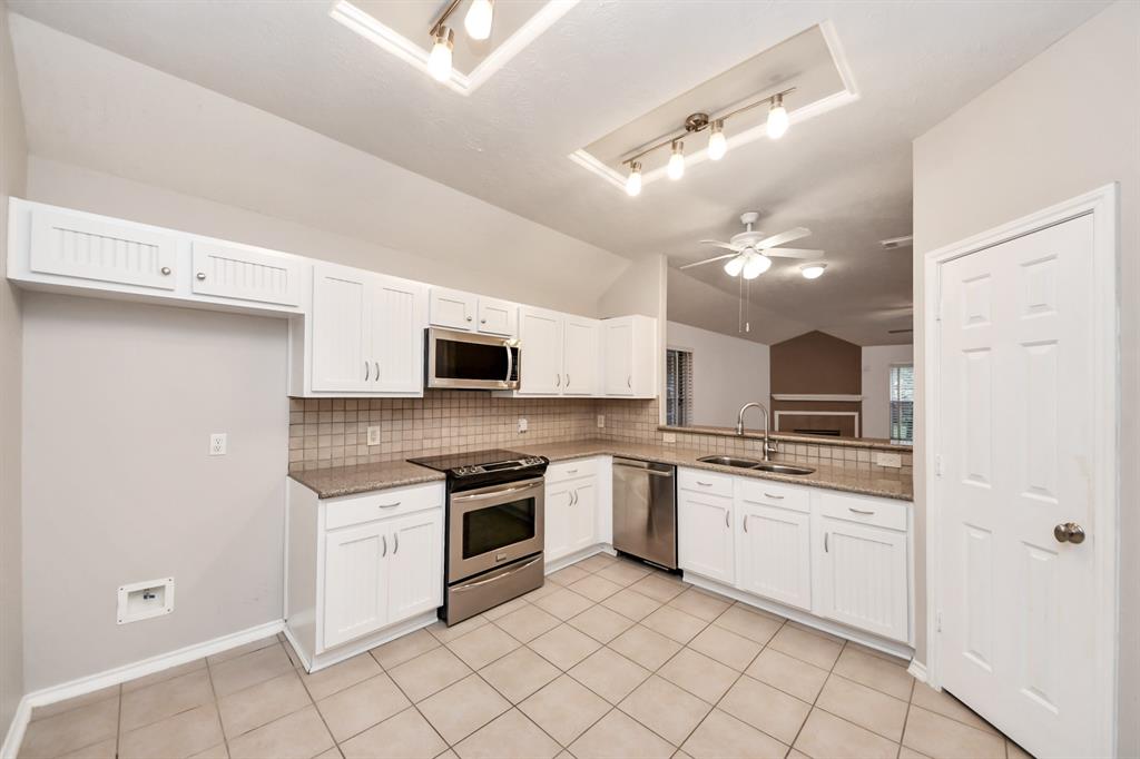 15403 Court Green Trail, Cypress, Texas image 5