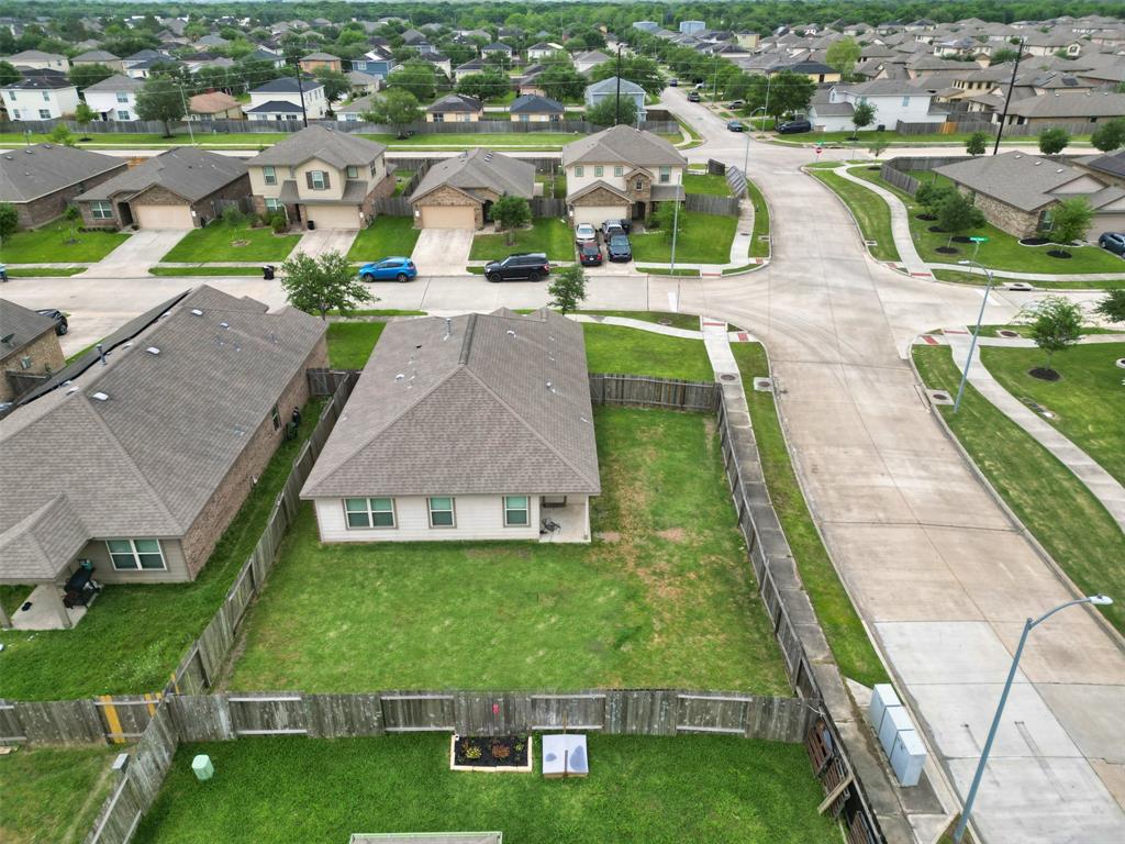 8203 Oakleaf Meadow Court, Rosharon, Texas image 34