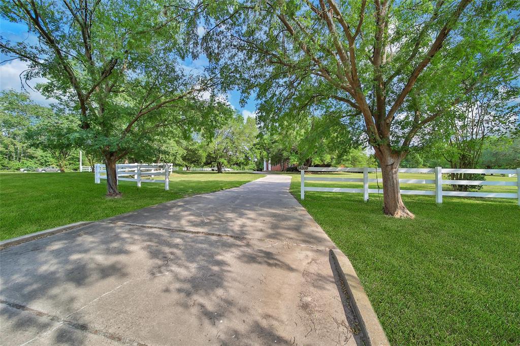 14503 Wildwood Circle, Magnolia, Texas image 2