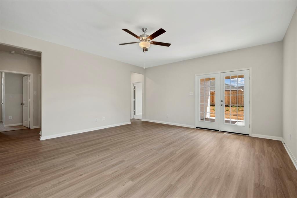 391 Kingston Way, Waller, Texas image 14