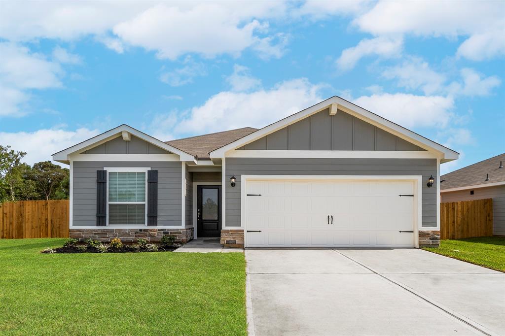 391 Kingston Way, Waller, Texas image 1