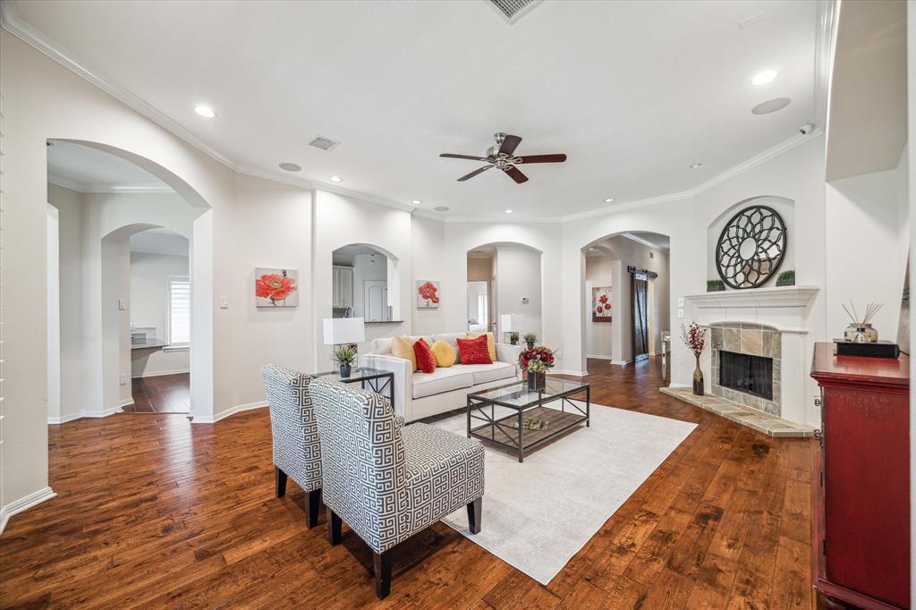 703 Doscher Lane, Sugar Land, Texas image 9