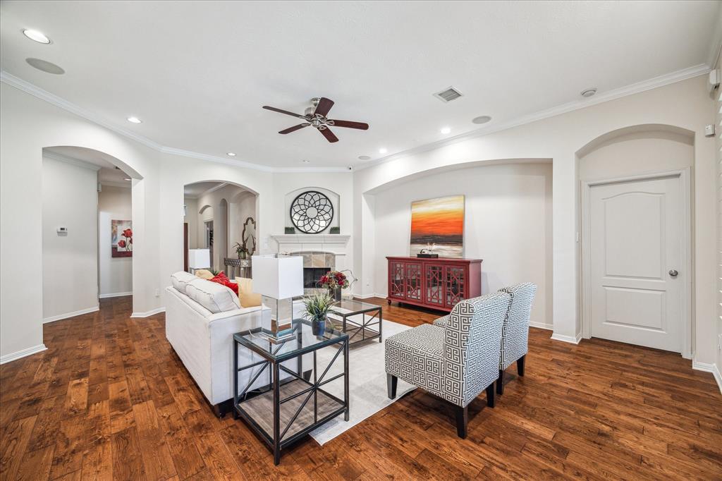703 Doscher Lane, Sugar Land, Texas image 10