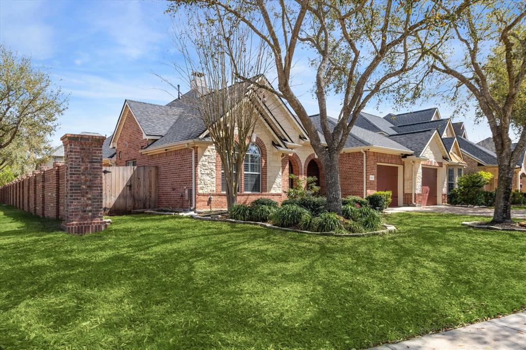 703 Doscher Lane, Sugar Land, Texas image 3