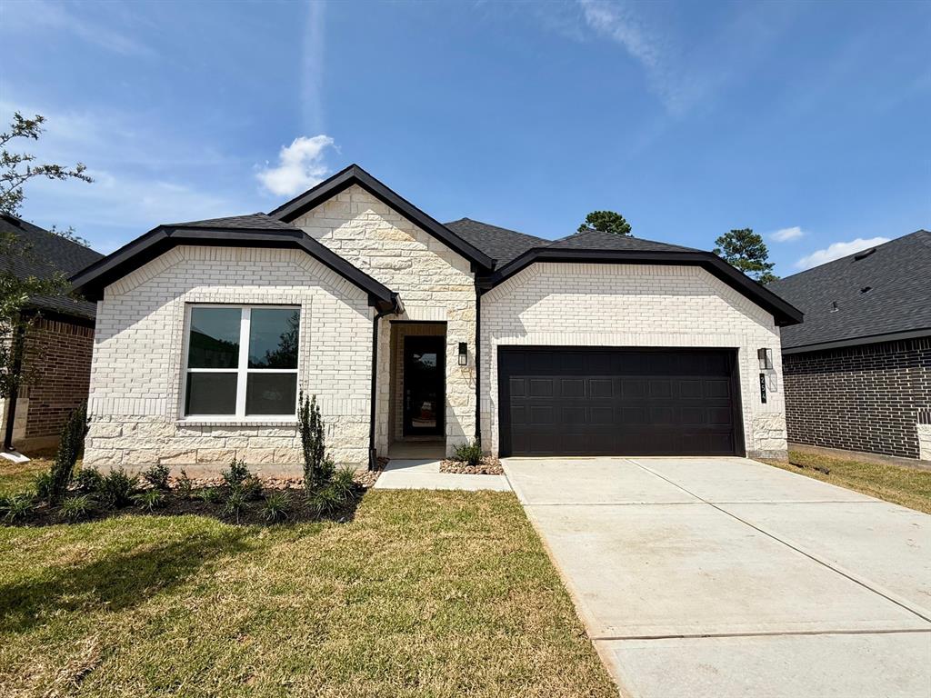 254 Springfield Terrace Court, Conroe, Texas image 2