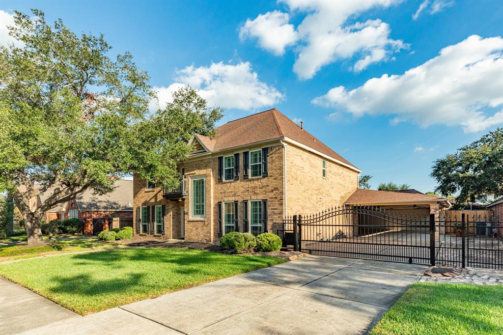 2119 Country Club Drive