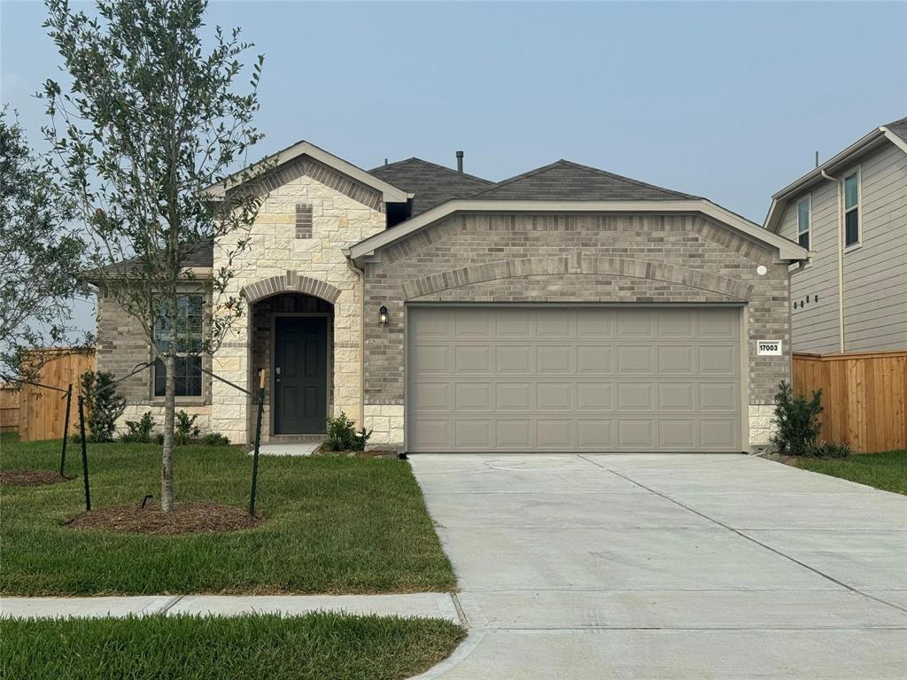 16326 Vivid Creek Court, Conroe, Texas image 1