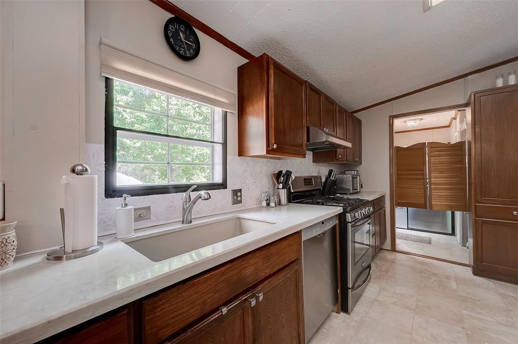 Photo 18 of 31 of 3002 Pisces Street mobile home