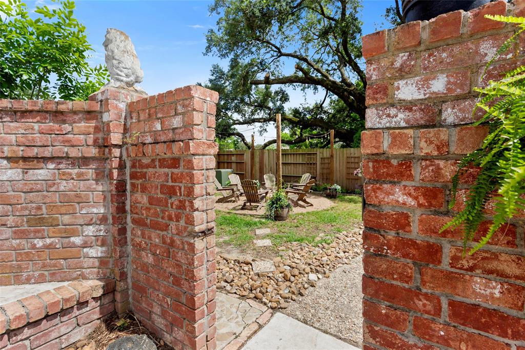 125 Saint Andrews Drive, Friendswood, Texas image 35