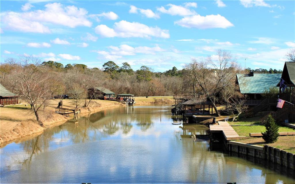 28 Wilderness Trail, Huntsville, Texas image 1