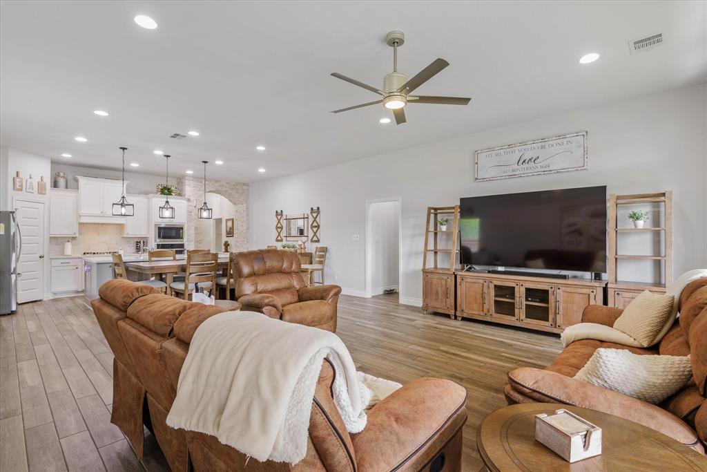 312 Bridal Wreath Avenue, Orange, Texas image 16