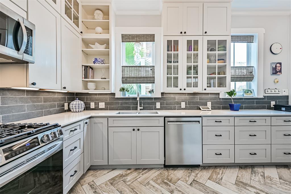 2211 Bernardo De Galvez Avenue, Galveston, Texas image 17