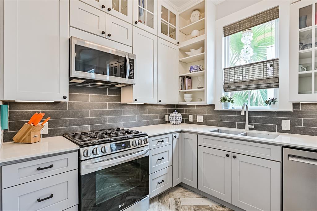 2211 Bernardo De Galvez Avenue, Galveston, Texas image 18