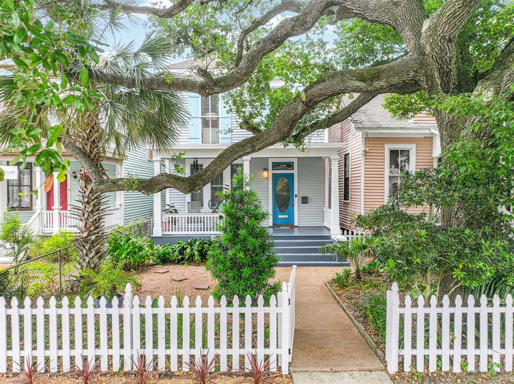 2211 Bernardo De Galvez Avenue, Galveston, Texas image 1