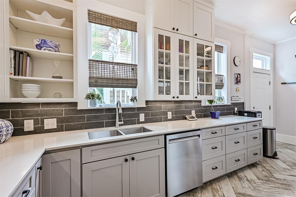 2211 Bernardo De Galvez Avenue, Galveston, Texas image 19