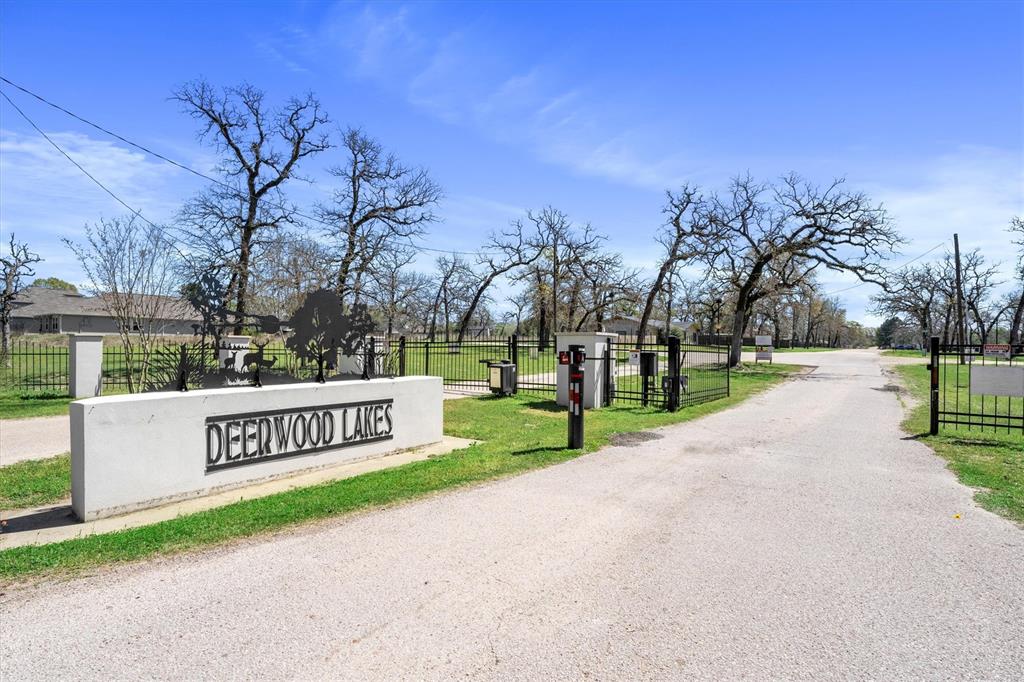 26364 Deerwood Drive, Hempstead, Texas image 1