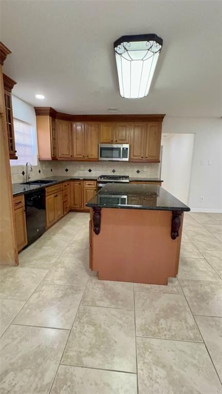 9827 Westminster Drive, Humble, Texas image 8
