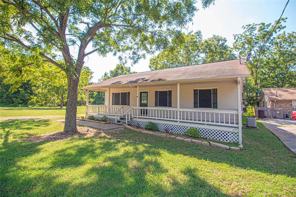 189 New Cove Drive, Livingston, Texas image 1