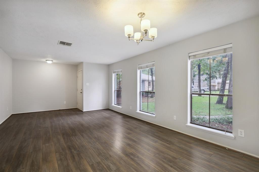 24 E Bigelow Oak Court, Spring, Texas image 2