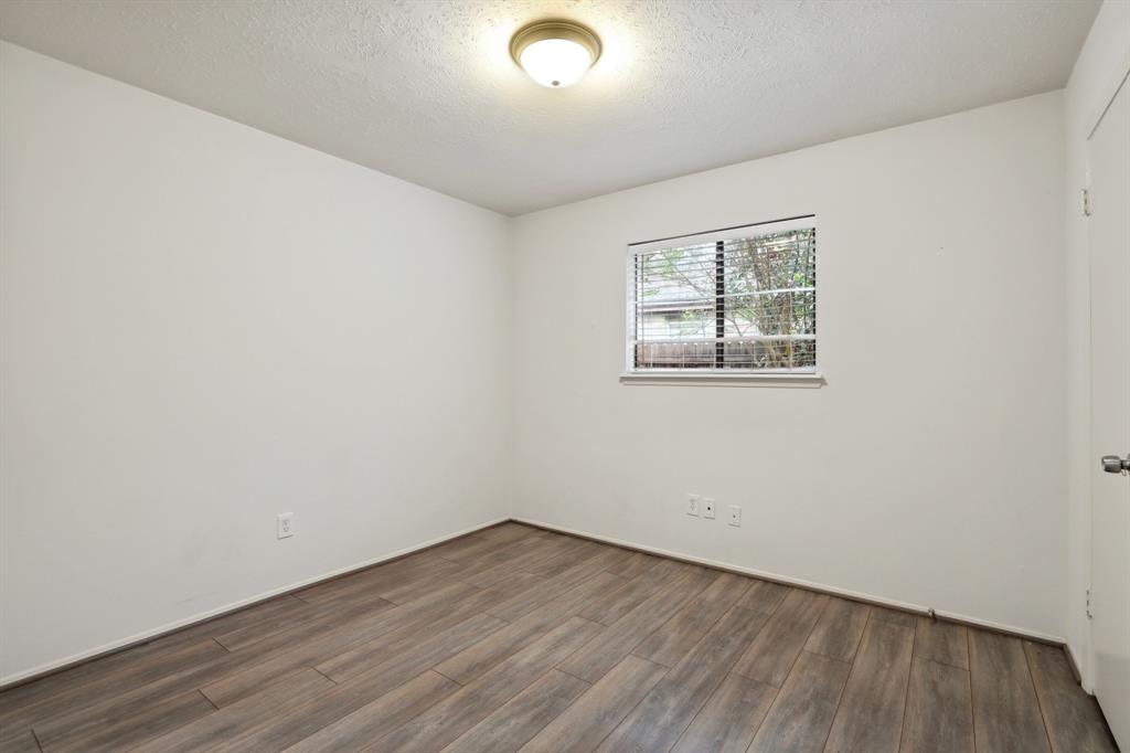 24 E Bigelow Oak Court, Spring, Texas image 11