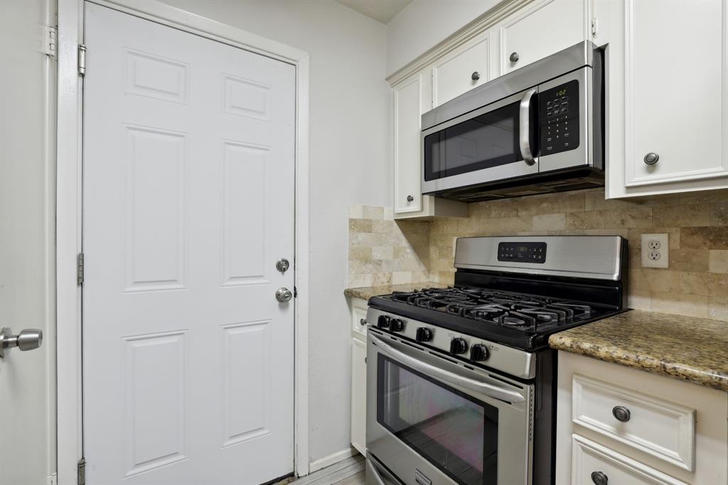 24 E Bigelow Oak Court, Spring, Texas image 6