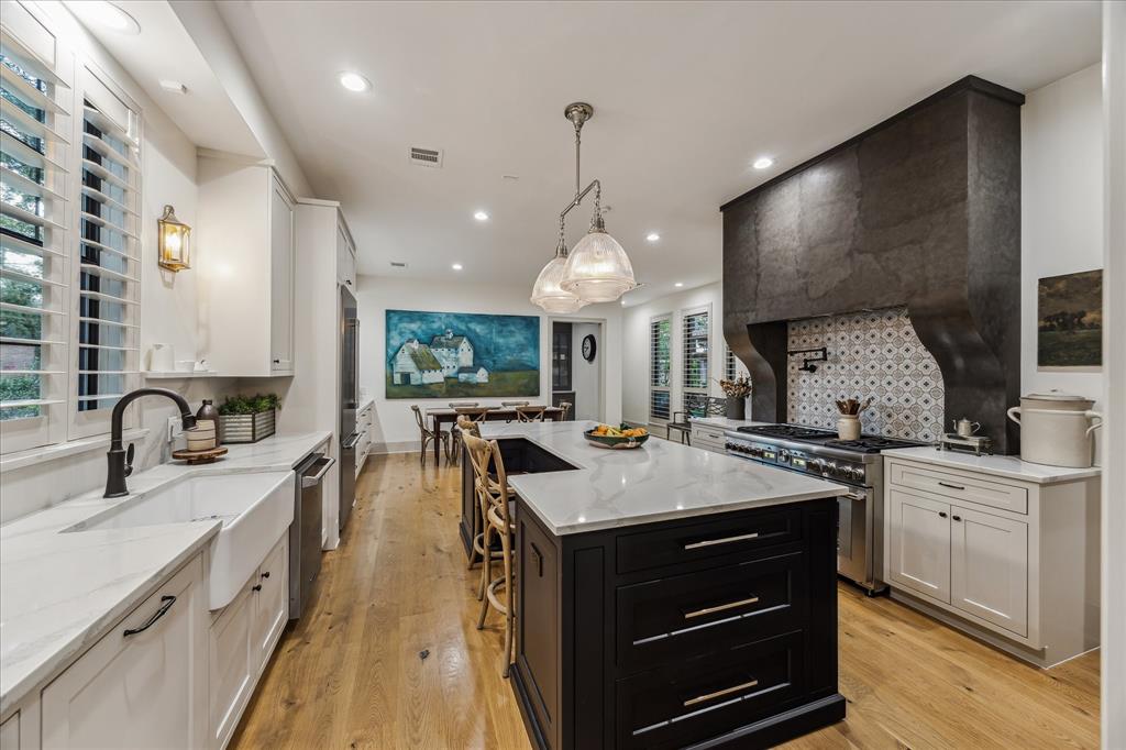 Bellaire, Texas 77401, United States, 4 Bedrooms Bedrooms, ,3 BathroomsBathrooms,Residential,Active,155247