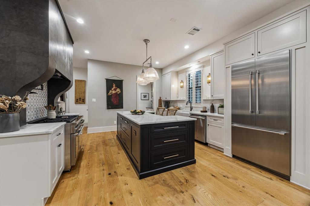 Bellaire, Texas 77401, United States, 4 Bedrooms Bedrooms, ,3 BathroomsBathrooms,Residential,Active,155247