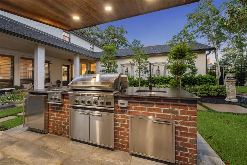 Bellaire, Texas 77401, United States, 4 Bedrooms Bedrooms, ,3 BathroomsBathrooms,Residential,Active,155247