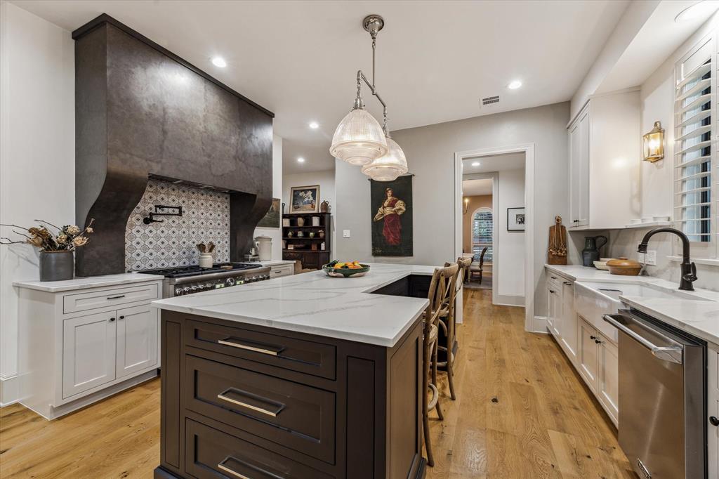 Bellaire, Texas 77401, United States, 4 Bedrooms Bedrooms, ,3 BathroomsBathrooms,Residential,Active,155247