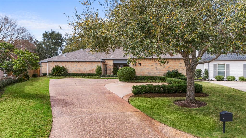 76 Crestwood Circle, Sugar Land, Texas image 1