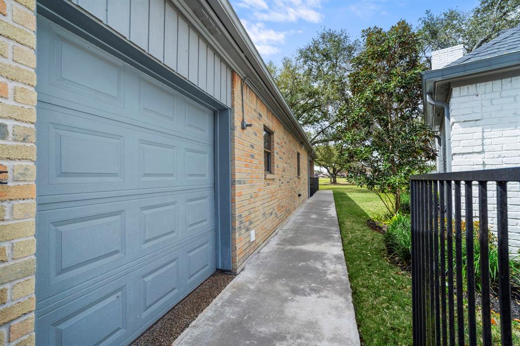 76 Crestwood Circle, Sugar Land, Texas image 42