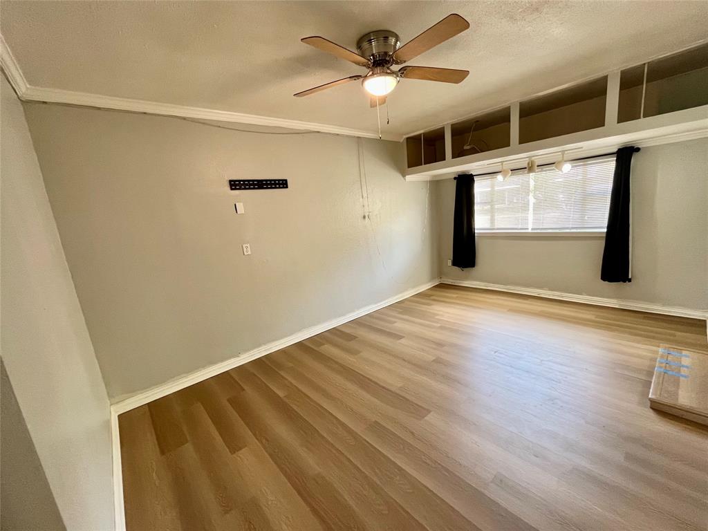 605 Holly Street, Angleton, Texas image 14