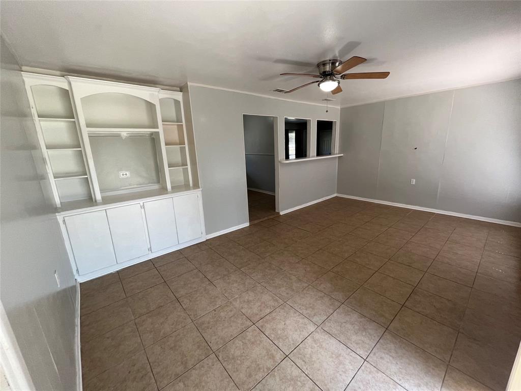 605 Holly Street, Angleton, Texas image 7