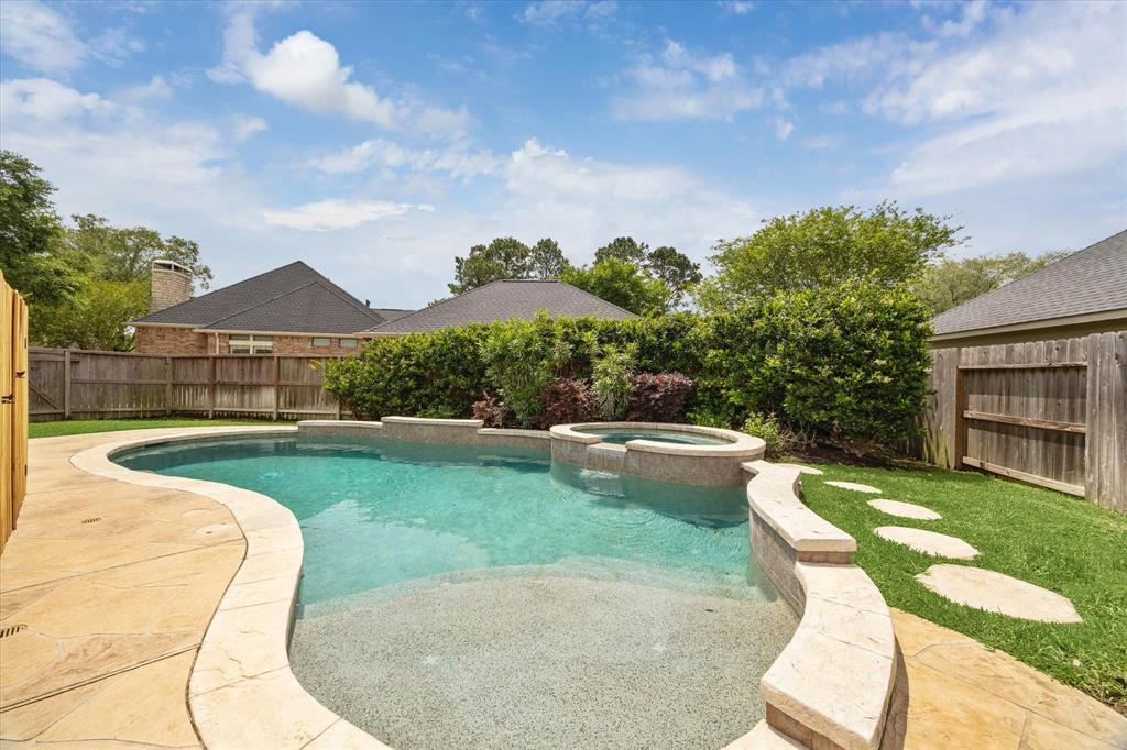 12210 Pebble Meadows