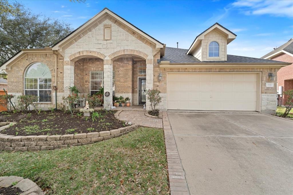 2116 Rushing Spring Drive, Pearland, Texas image 3