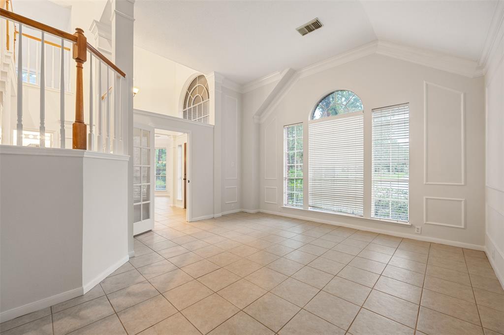 107 N Sunny Slope Circle