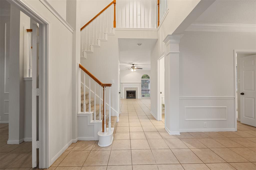 107 N Sunny Slope Circle