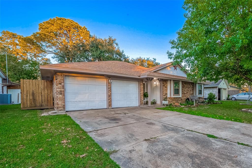 3502 Kingsway Drive, Baytown, Texas image 2