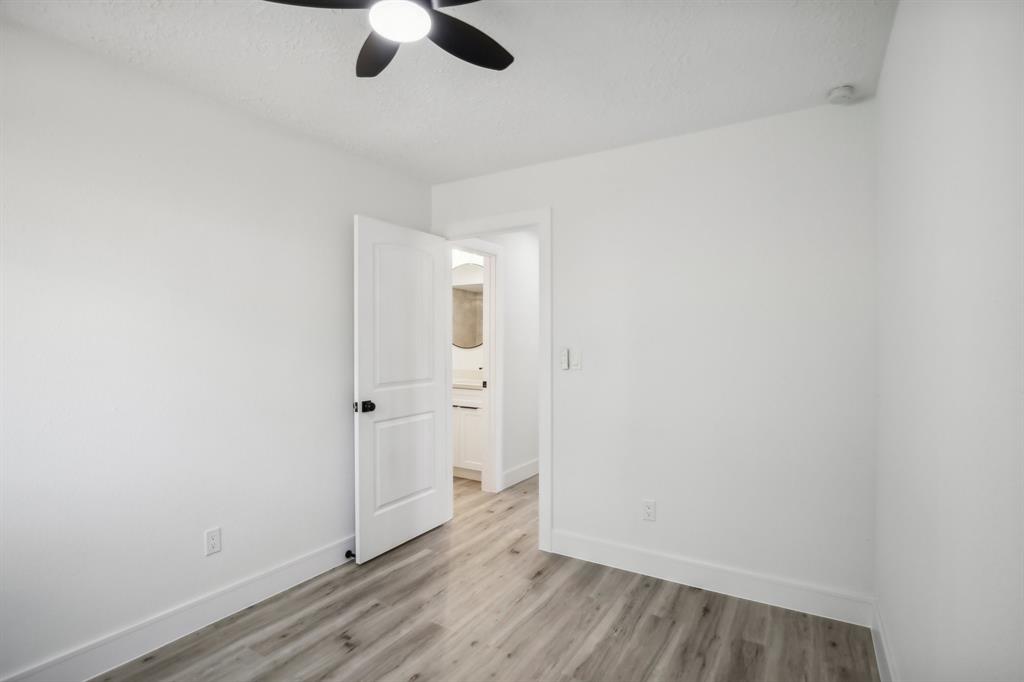 11615 Henley Drive, Houston, Texas image 27